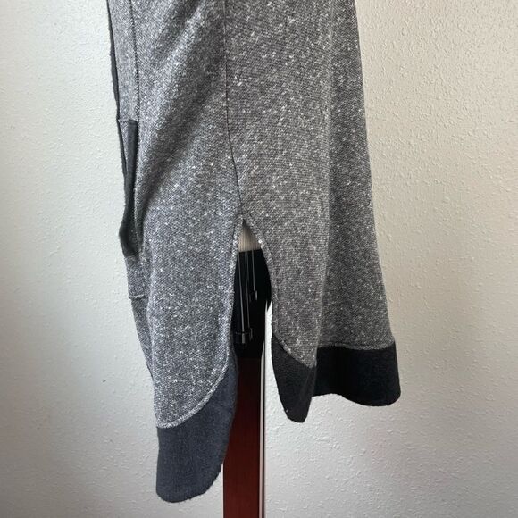 EUC VENUS Womens Black and Gray Athletic Zip Up Long Sweatshirt Size M - Picture 3 of 7